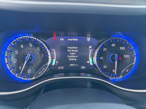 Used 2024 Chrysler Pacifica Touring-L FWD image 34