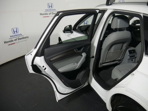 Used 2021 Audi Q5 2.0T Premium w/ Convenience Package image 9