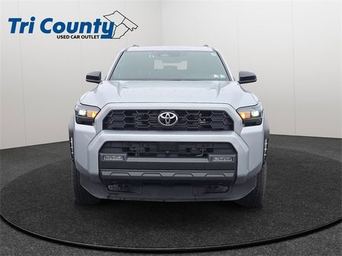 Certified 2025 Toyota 4Runner TRD Off-Road image 2