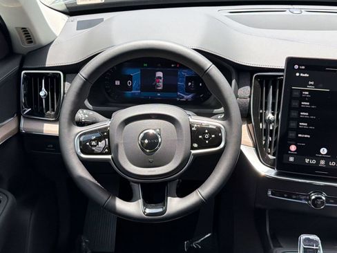 New 2026 Volvo XC90 B5 Core w/ Protection Package AWD/4WD image 17