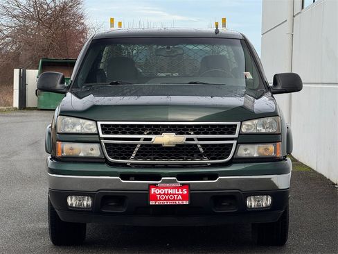 Used 2025 Toyota RAV4 LE image 2