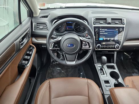 Used 2018 Subaru Outback 3.6R Touring w/ Popular Package #3 image 13