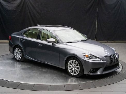 Used 2016 Lexus IS 300 AWD image 2