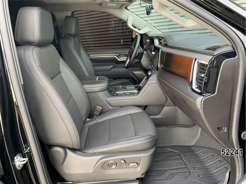 Used 2025 GMC Sierra 3500 Denali w/ Denali Reserve Package image 25