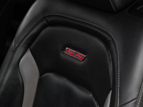 Used 2017 Chevrolet Camaro SS RWD image 32
