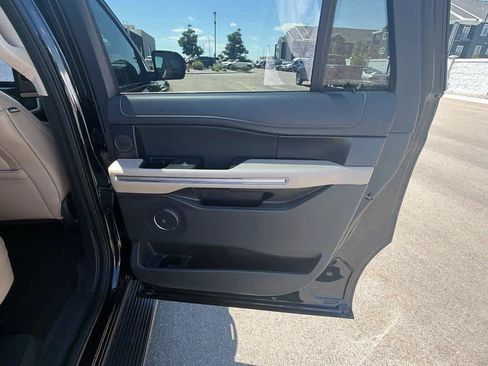 Used 2024 Ford Expedition Max Limited AWD/4WD image 23