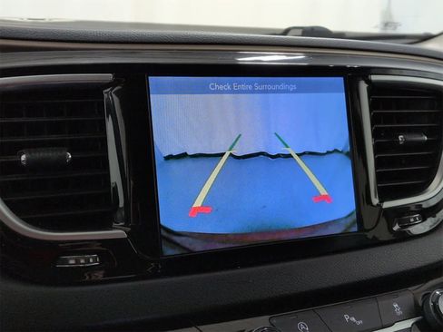 Certified 2017 Chrysler Pacifica Touring-L Plus image 31