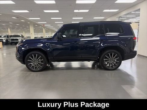 Used 2024 Lexus GX 550 w/ Accessory Package (Z1) AWD/4WD image 4
