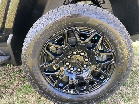 New 2026 GMC Hummer EV SUV image 10