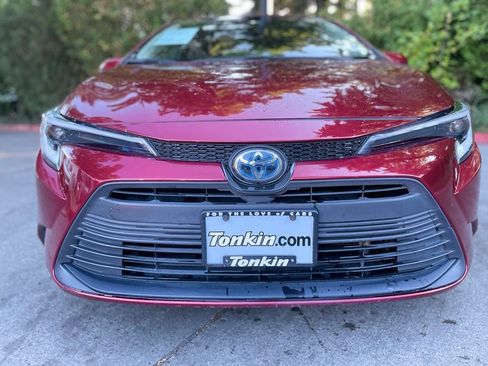 Used 2023 Toyota Corolla LE w/ LE Premium Package FWD image 8