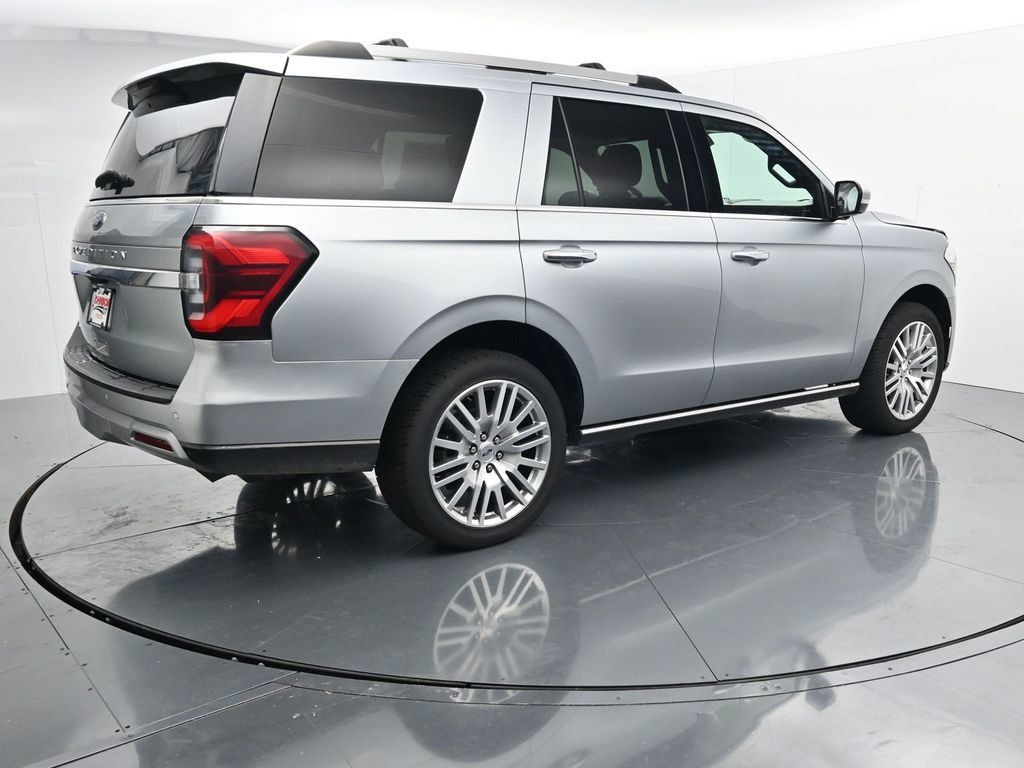 Used 2024 Ford Expedition Limited AWD/4WD image 8