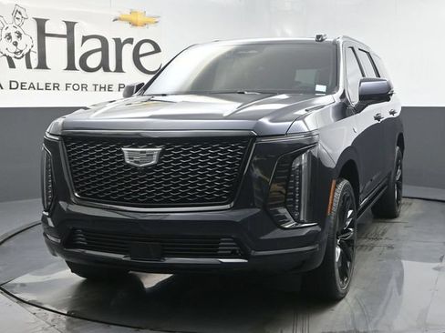 Used 2025 Cadillac Escalade Sport Platinum w/ LPO, ONYX Package AWD/4WD image 7