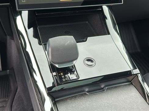 Certified 2025 Land Rover Range Rover Sport Autobiography image 18