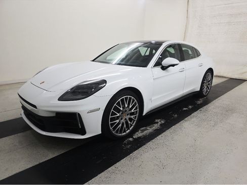 Used 2024 Porsche Panamera 4 w/ Premium Package AWD/4WD image 3