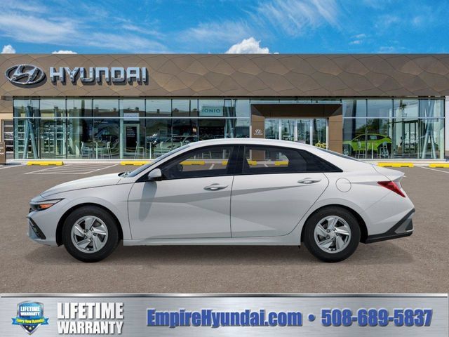 New 2026 Hyundai Elantra SE FWD image 3