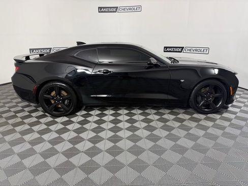 Used 2017 Chevrolet Camaro SS image 7