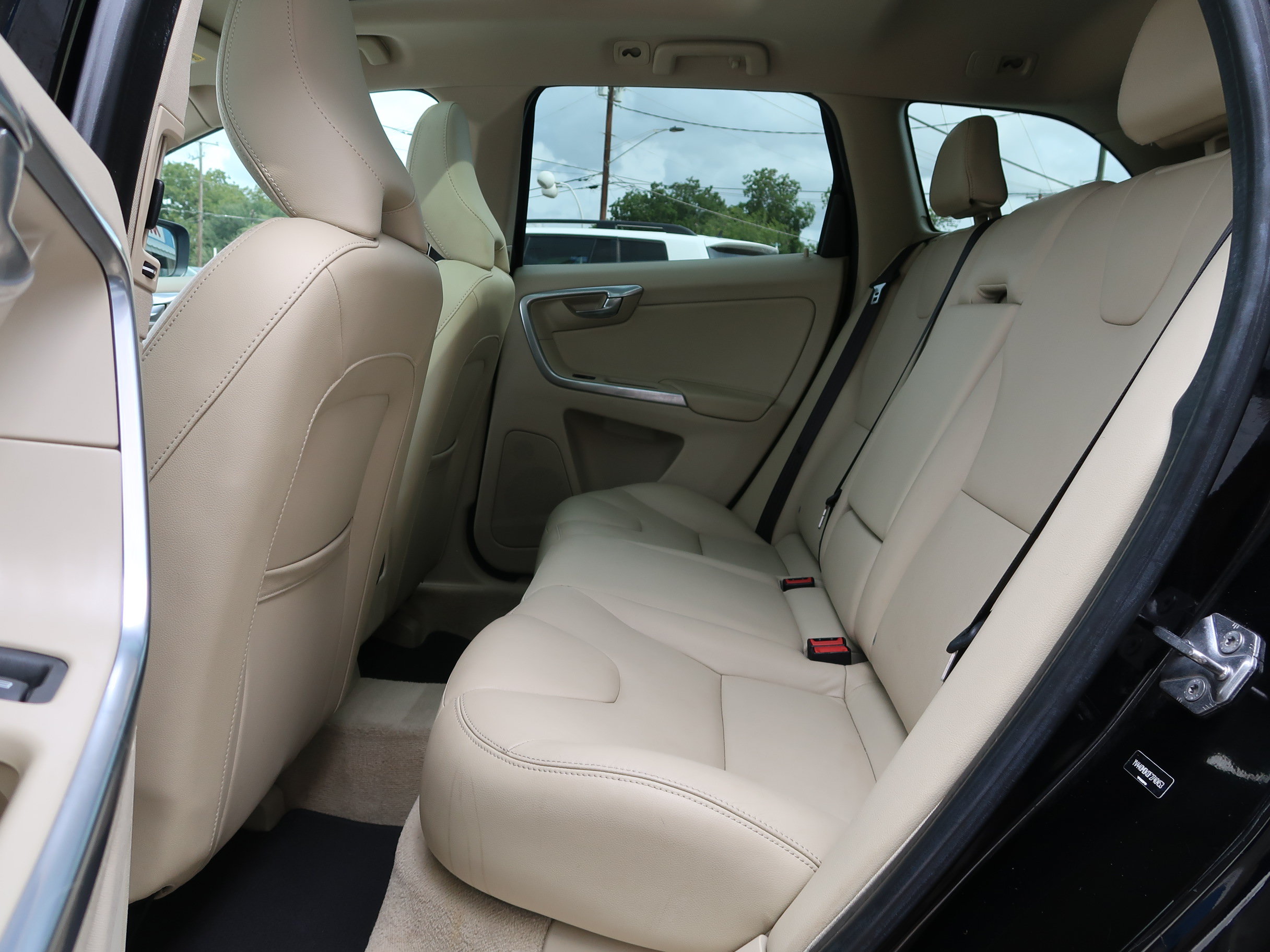 Used 2015 Volvo XC60 T5 Premier w/ Proximity Package FWD image 33