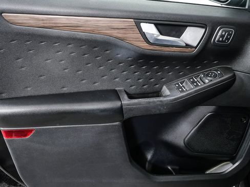 Used 2020 Ford Escape Titanium image 11