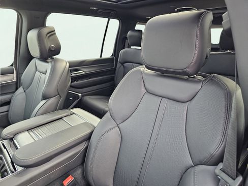 New 2026 Jeep Grand Wagoneer 2WD image 19