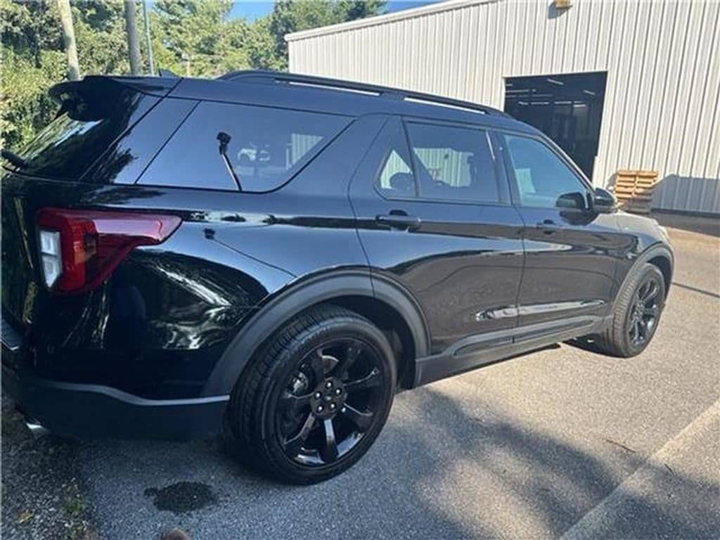 Used 2023 Ford Explorer ST-Line w/ Class IV Trailer Tow Package RWD image 36