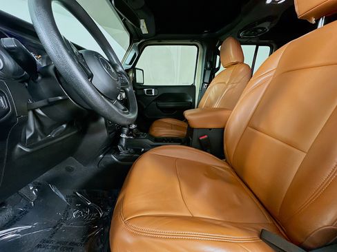 Used 2022 Jeep Wrangler Unlimited Sport image 29