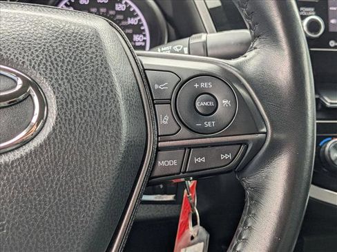 Used 2023 Toyota Camry SE image 19