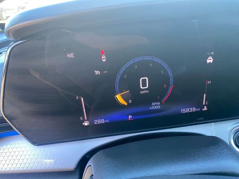 Used 2025 Chevrolet Trax LT image 45