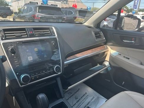 Used 2018 Subaru Outback 2.5i Limited AWD/4WD image 18
