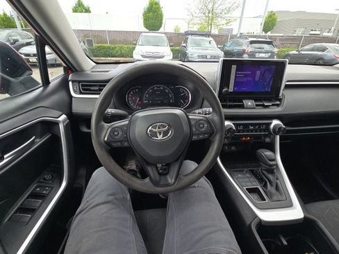 Used 2023 Toyota RAV4 XLE AWD/4WD image 45