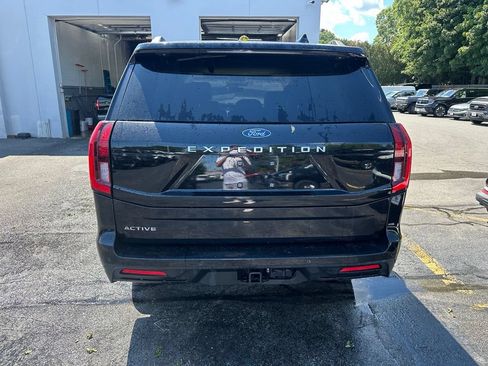 Used 2025 Ford Expedition Active AWD/4WD image 5
