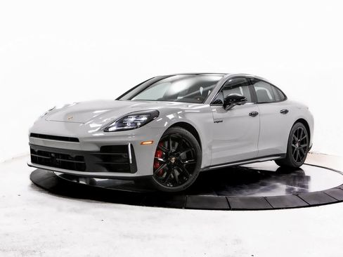 New 2026 Porsche Panamera 4S image 2