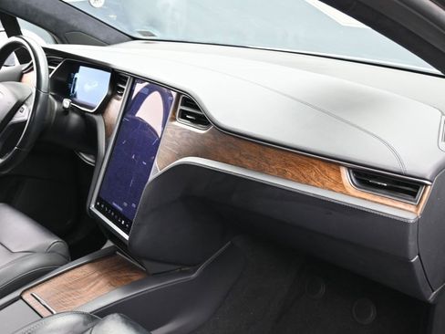 Used 2018 Tesla Model X 100D image 41