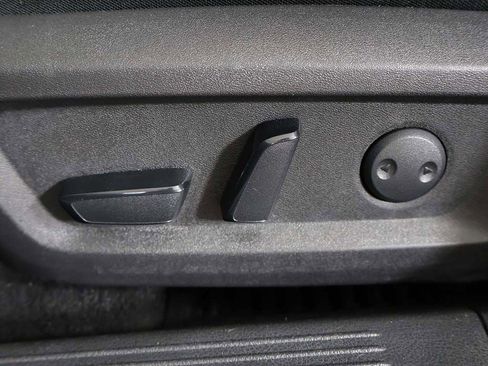 Used 2024 Nissan Rogue SV FWD image 31