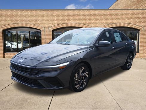 New 2025 Hyundai Elantra Sport w/ Cargo Package image 8