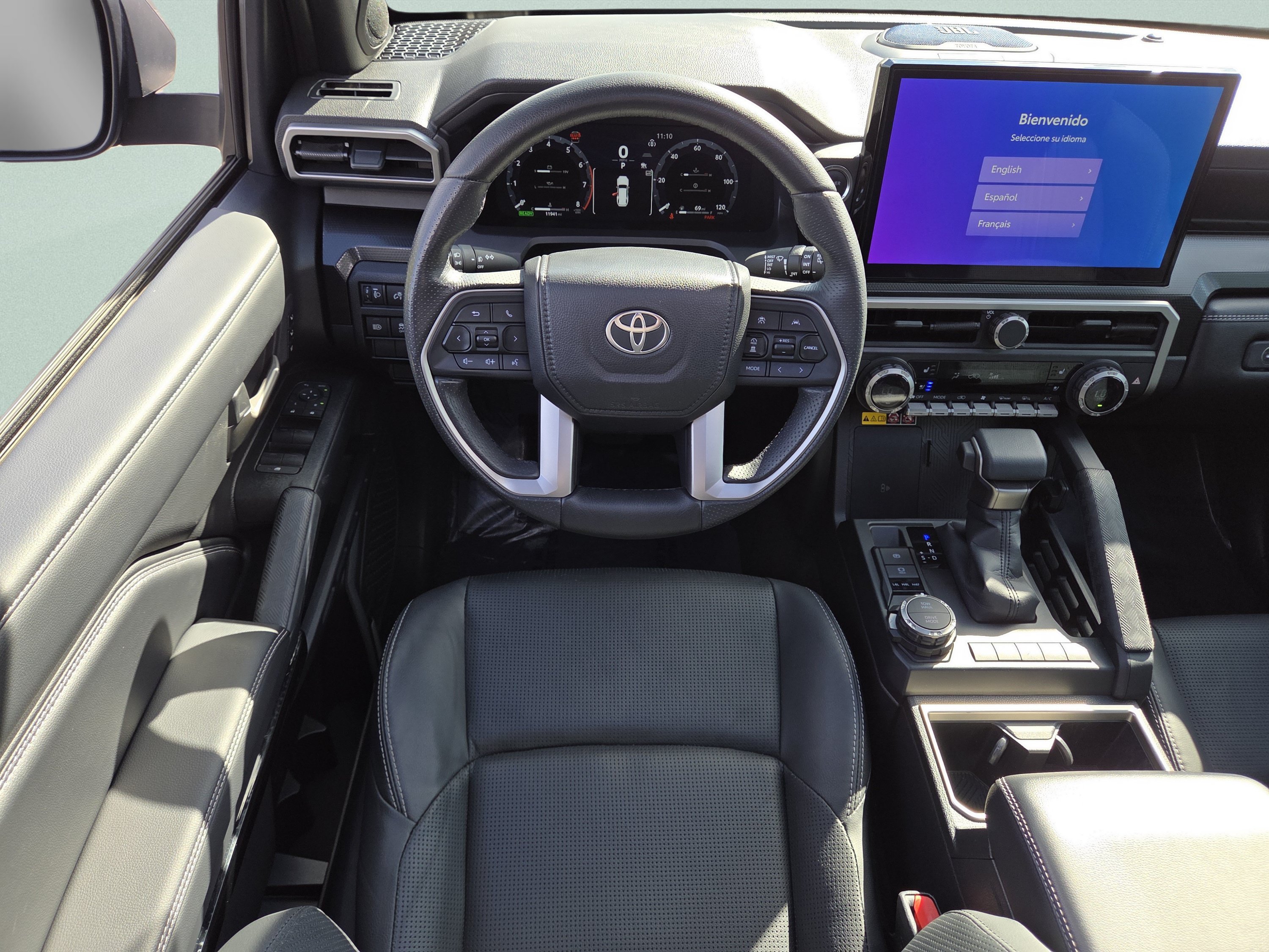 Used 2025 Toyota 4Runner Limited AWD/4WD image 4