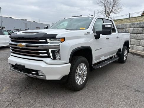 Used 2022 Chevrolet Silverado 2500 High Country w/ Z71 Off-Road Package image 3