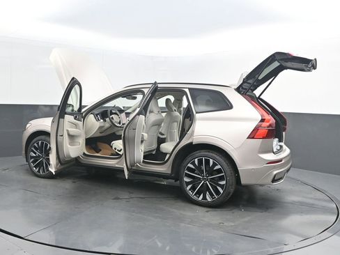 New 2026 Volvo XC60 B5 Ultra w/ Protection Package Premier AWD/4WD image 39