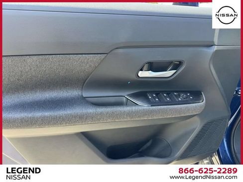 Used 2025 Nissan Kicks SV AWD/4WD image 16