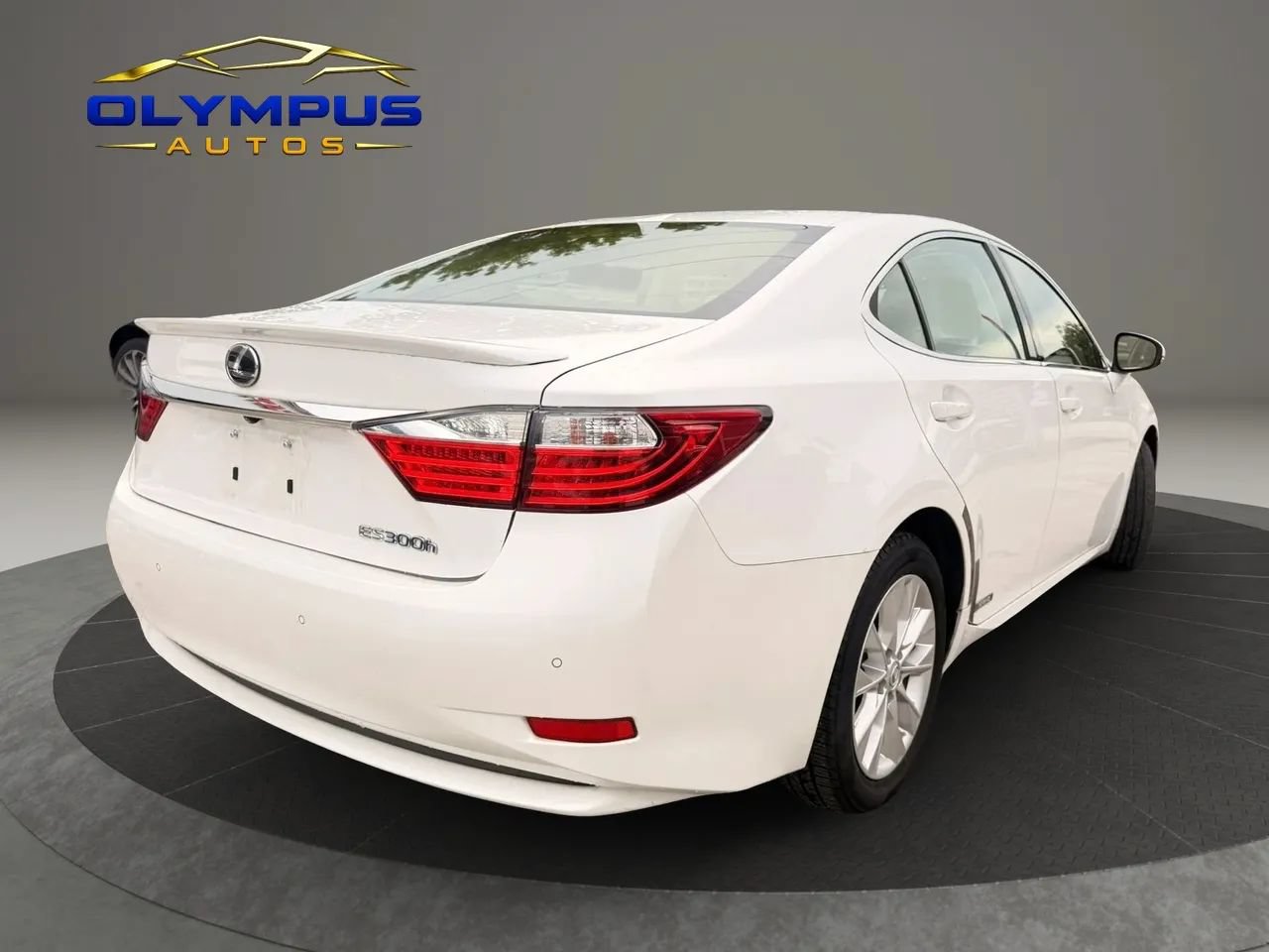 Used 2015 Lexus ES 300h w/ Navigation System Package FWD image 6
