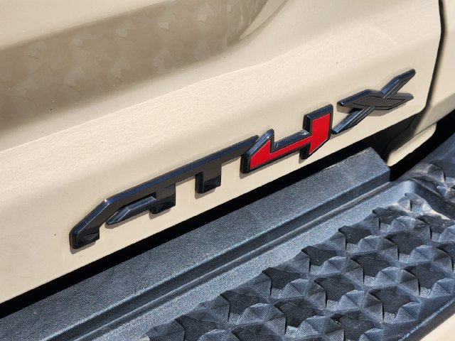 Used 2023 GMC Canyon AT4X AWD/4WD image 10