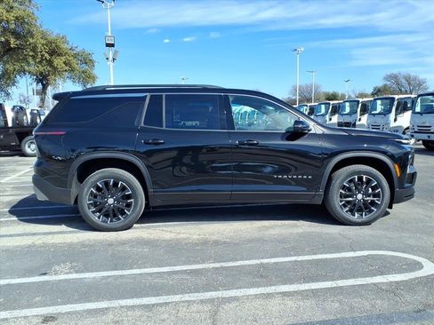 New 2026 Chevrolet Traverse LT w/ Sun and Wheel Package image 5