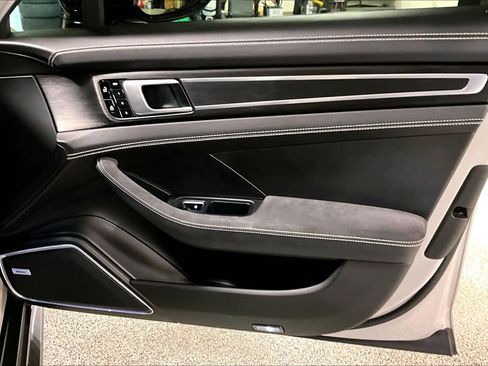 Used 2019 Porsche Panamera GTS w/ Premium Package Plus image 18