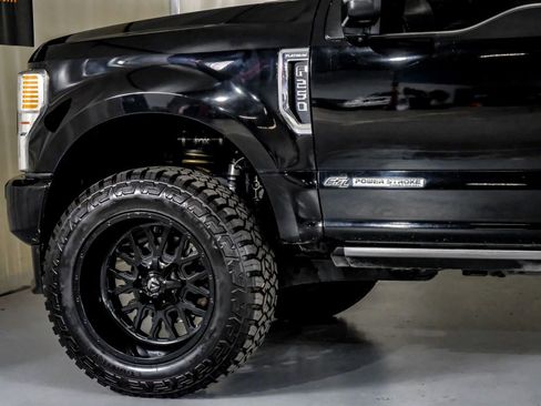 Used 2022 Ford F250 Platinum w/ FX4 Off-Road Package image 13