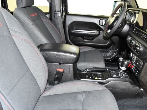 Used 2024 Jeep Wrangler Unlimited Rubicon image 44