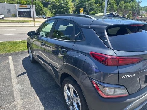 Used 2022 Hyundai Kona SEL AWD/4WD image 3