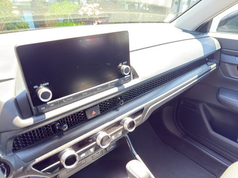Used 2025 Honda CR-V LX image 12