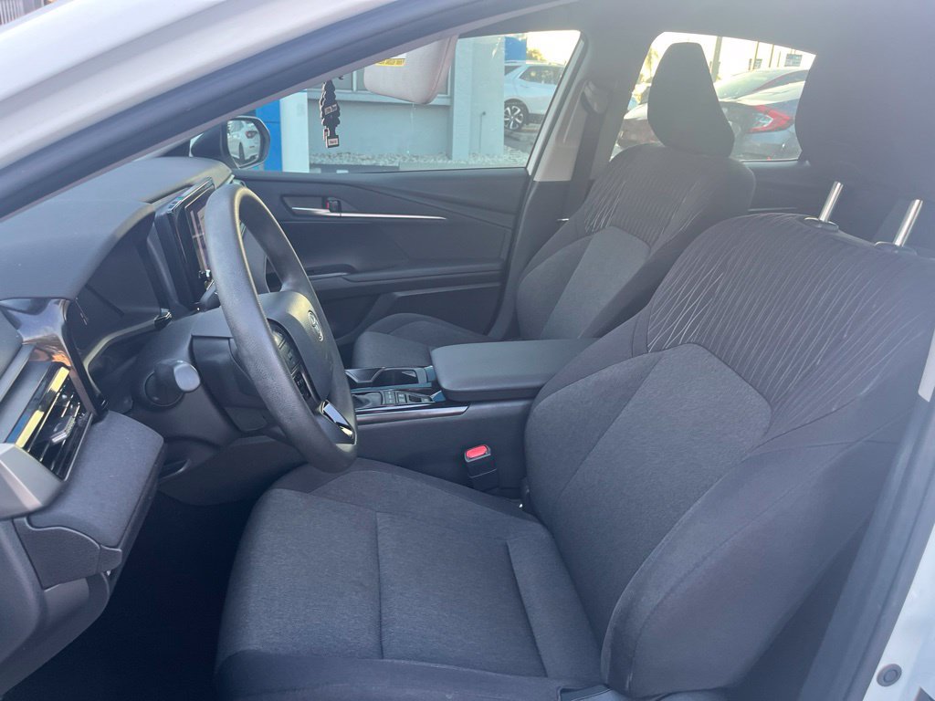 Used 2025 Toyota Camry LE FWD image 8