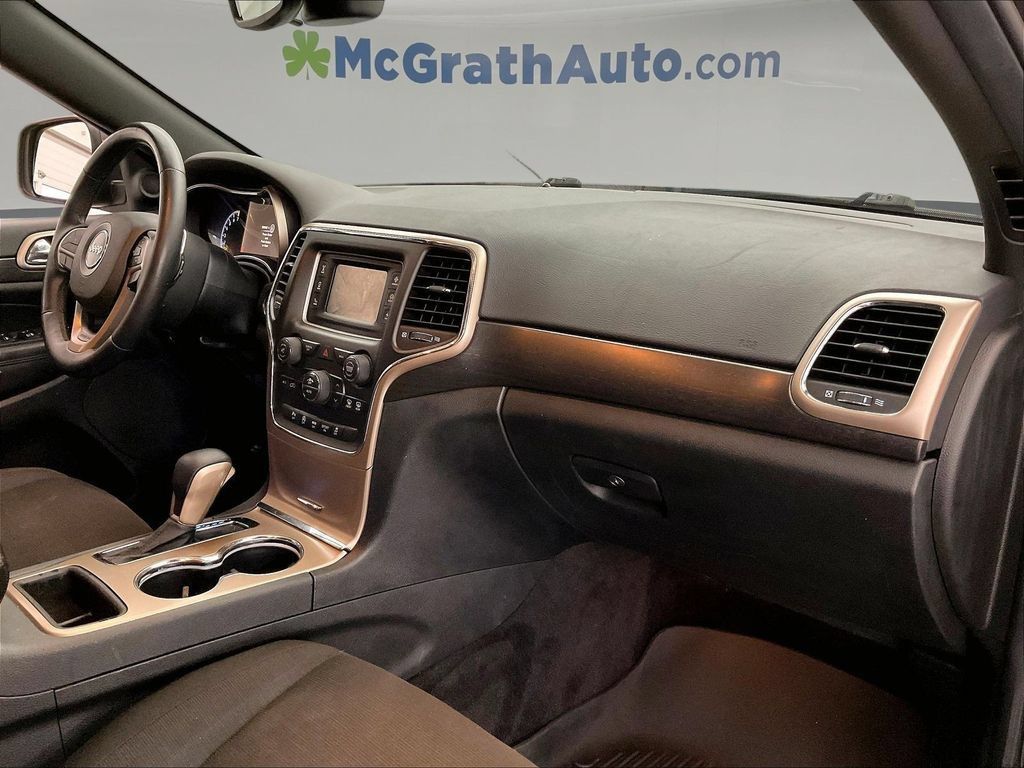 Used 2017 Jeep Grand Cherokee Laredo w/ Quick Order Package 23E AWD/4WD image 21