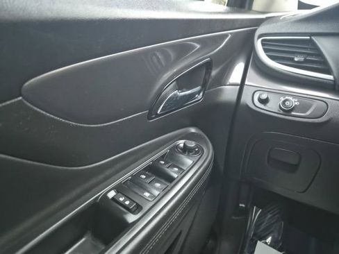 Used 2021 Buick Encore Preferred image 19