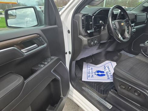 Used 2022 Chevrolet Silverado 1500 LT image 6